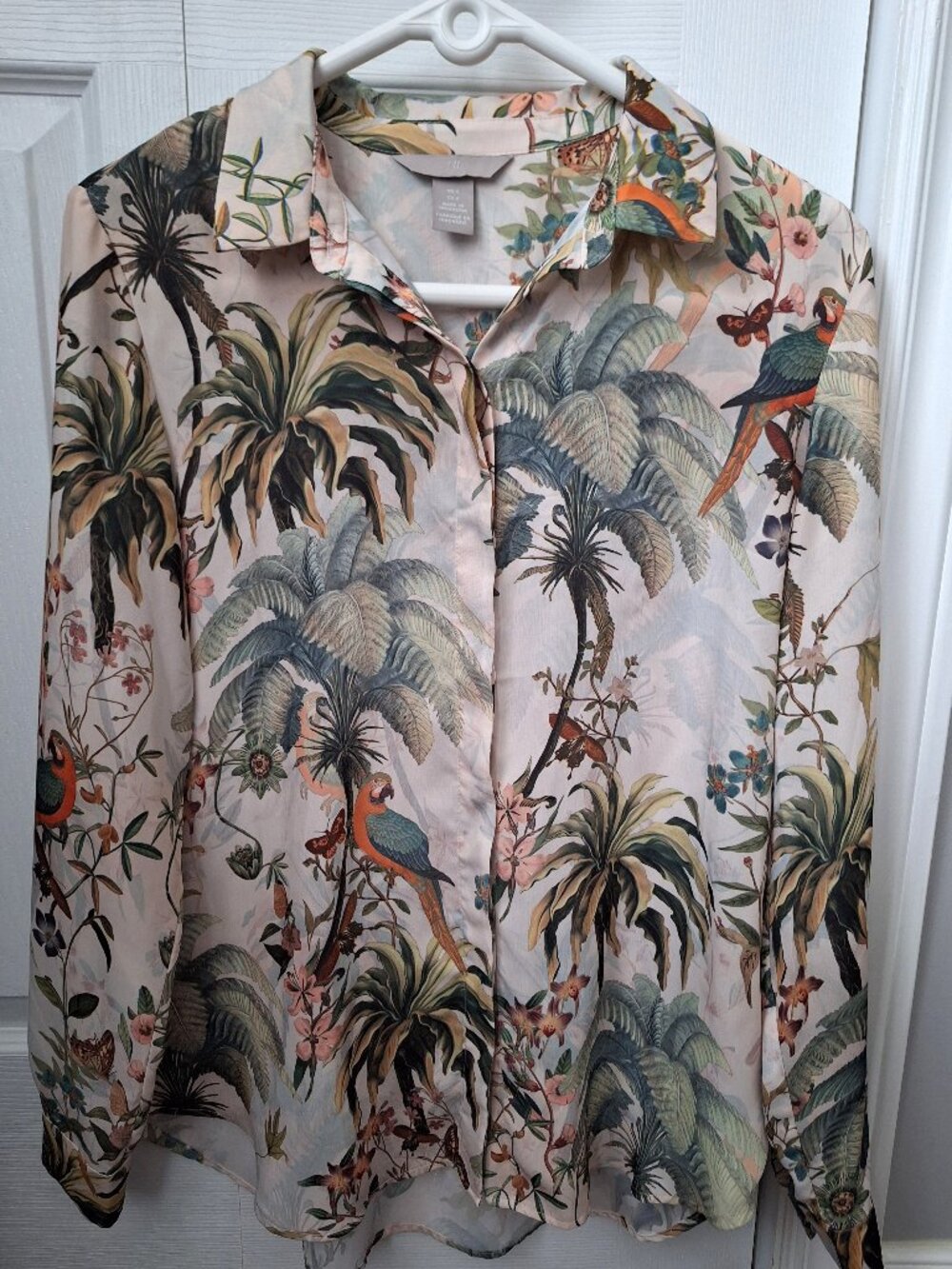 H&M Tropical Rain Forest Macaws Button Down Blouse